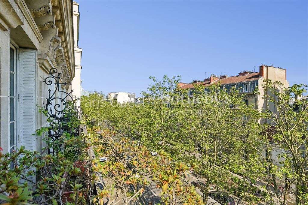 Appartement à NEUILLY-SUR-SEINE
