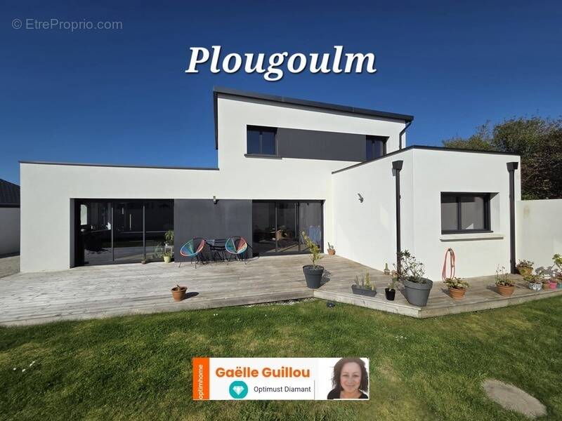 Maison à PLOUGOULM
