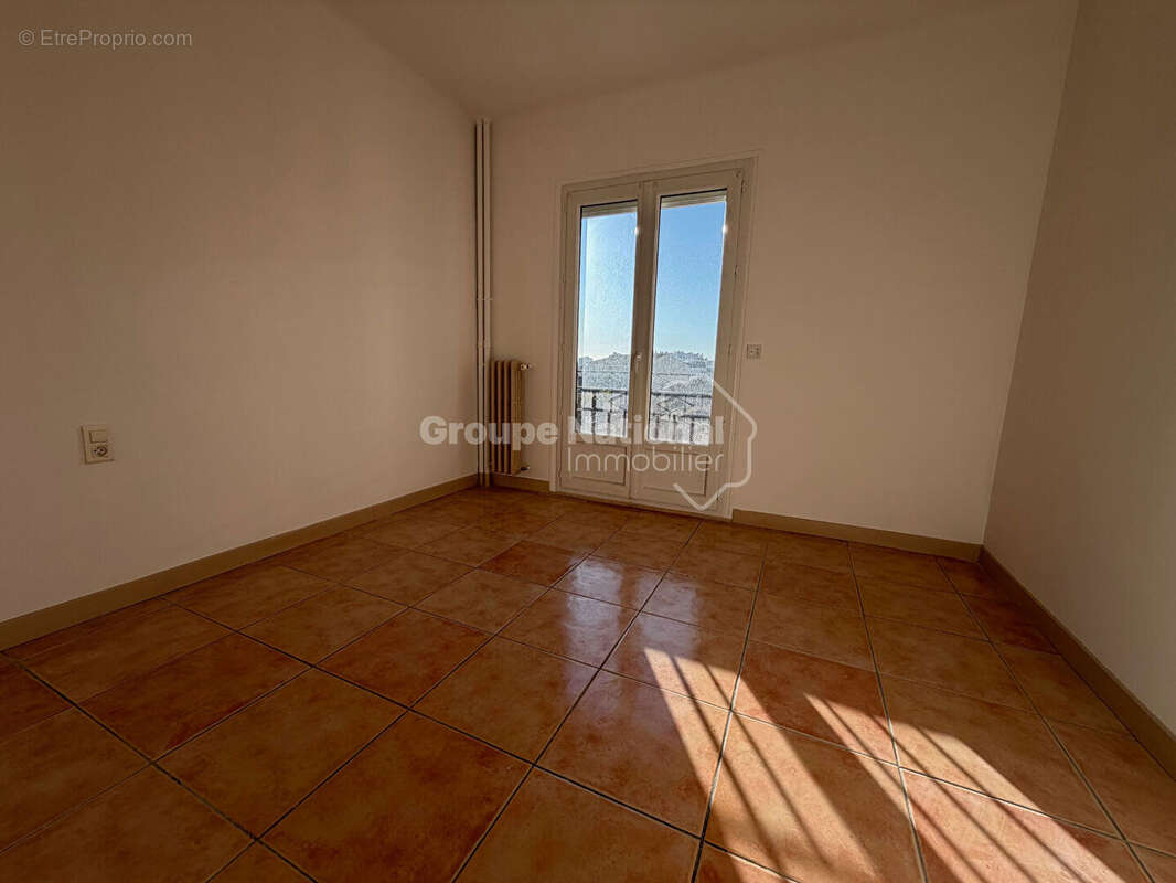 Nimes Jean-Jaures Appartement P2 rénové - photo 2
