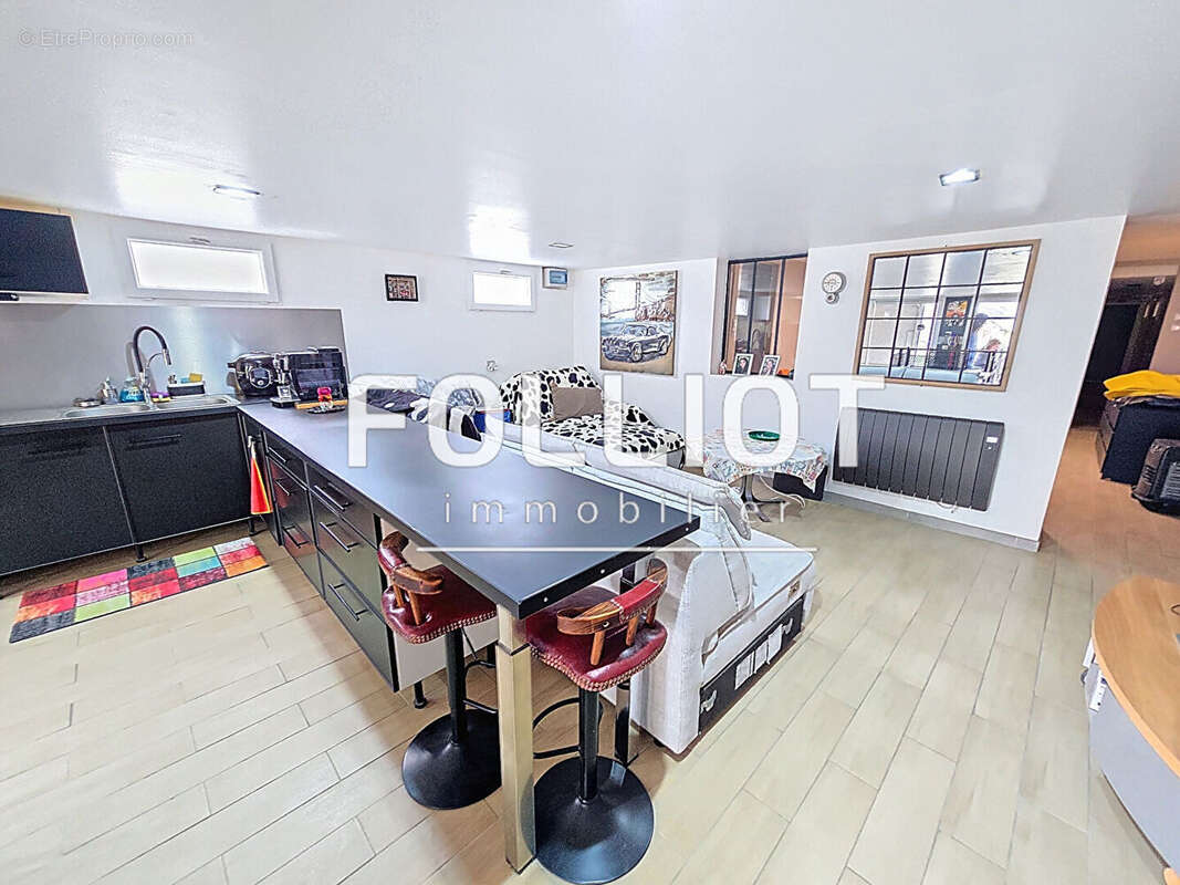 Commerce à LONGUEVILLE