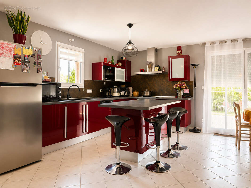 Maison de plain-pied de 109,5 m2 sur terrain constructible de 1 026 m2 - photo 4
