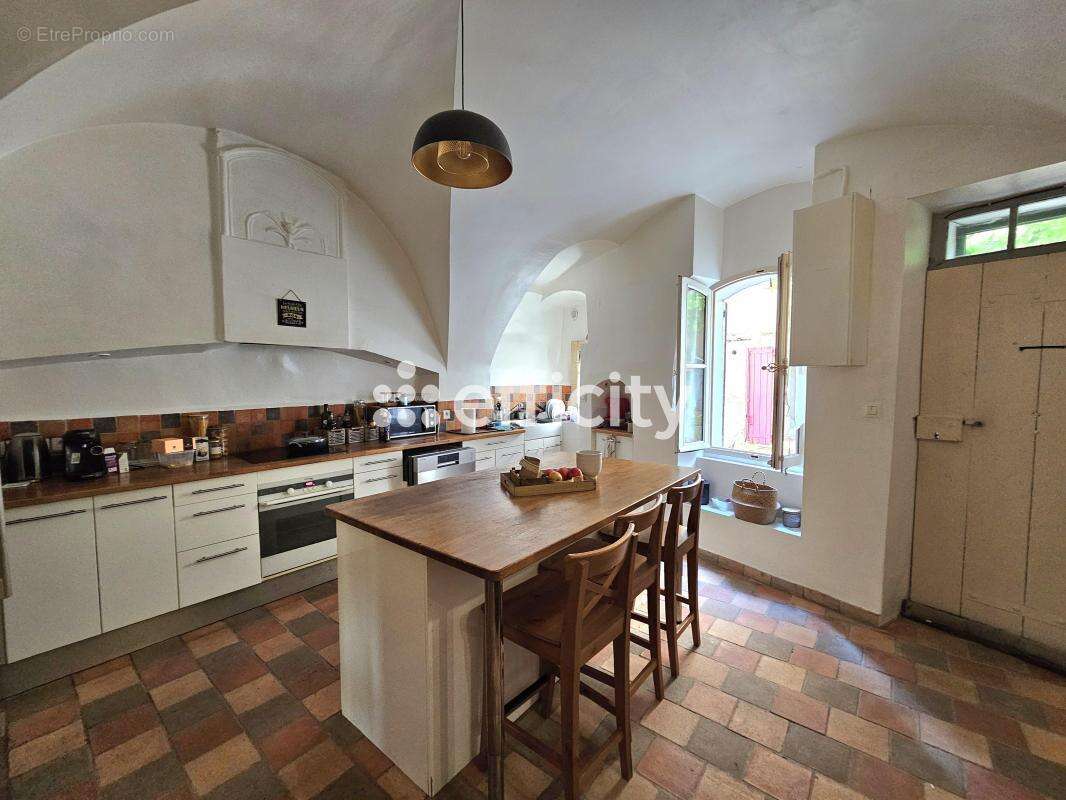 Appartement à LA TOUR-D&#039;AIGUES