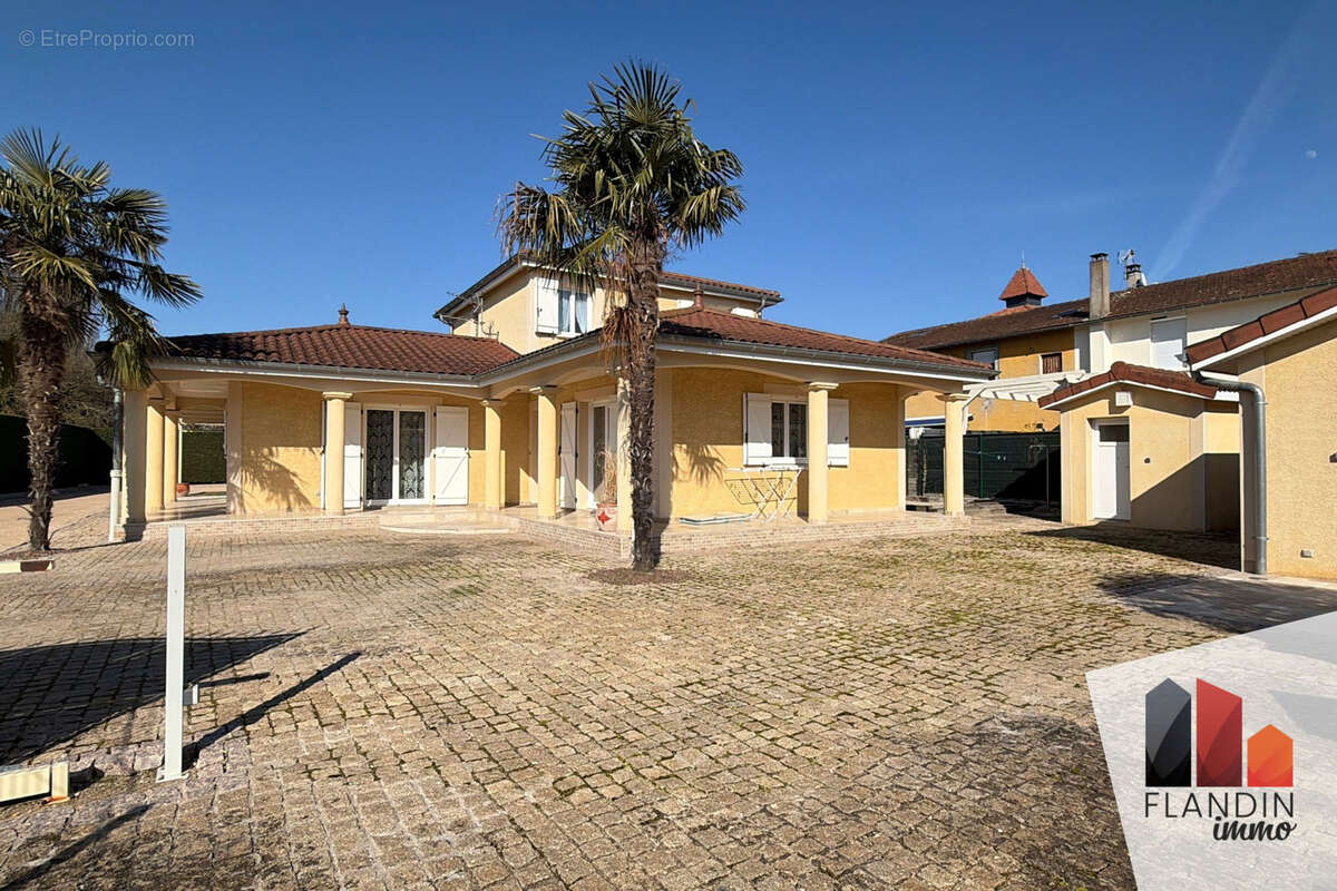 Maison à PARCIEUX