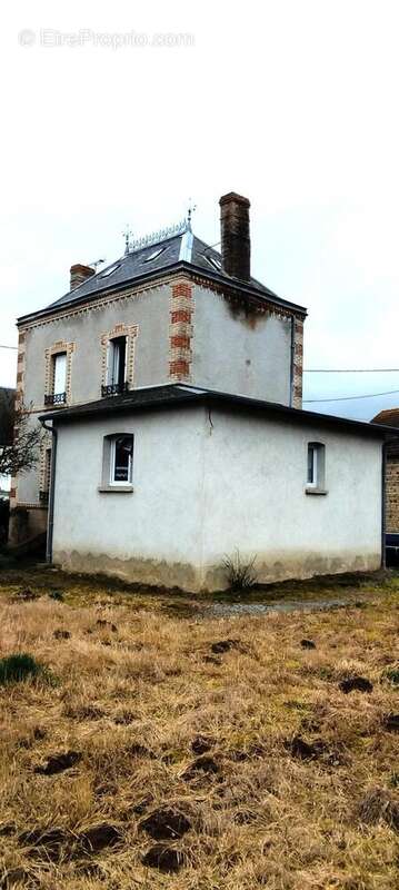 Photo 2 - Maison à MOUTIER-ROZEILLE