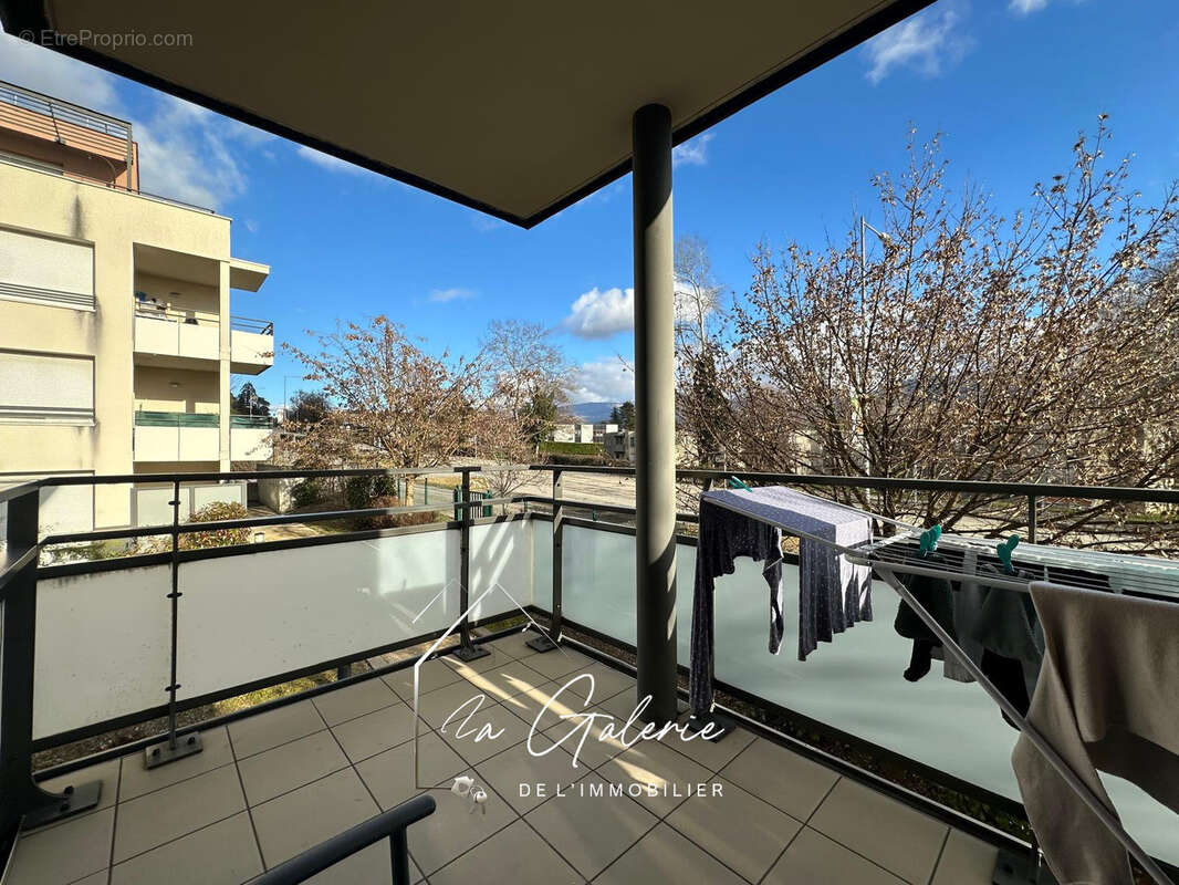 Appartement à MEYLAN