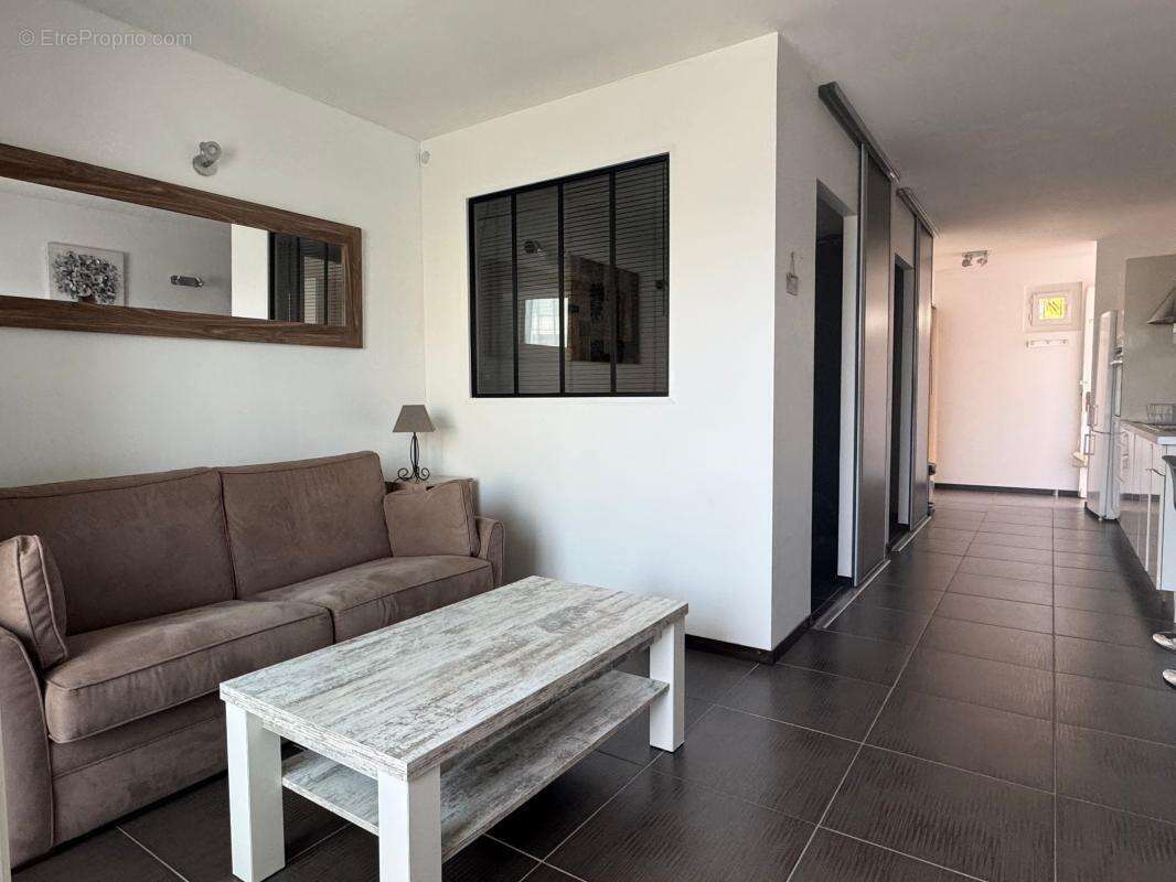 Appartement à SIX-FOURS-LES-PLAGES