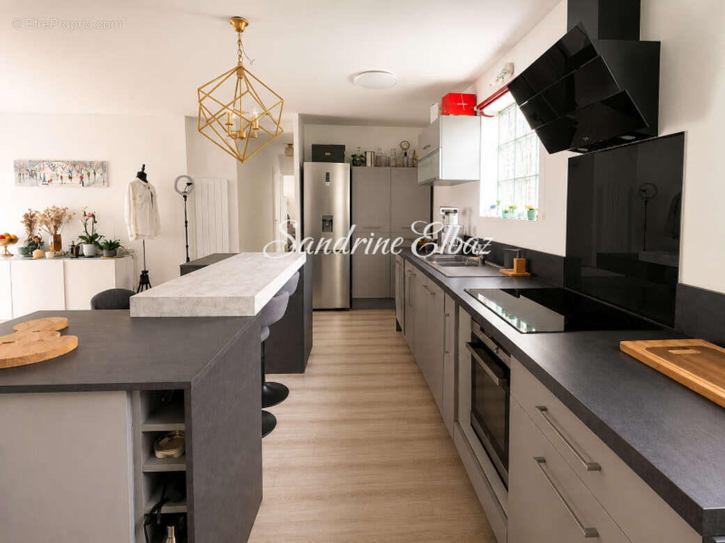 Appartement à PARIS-20E