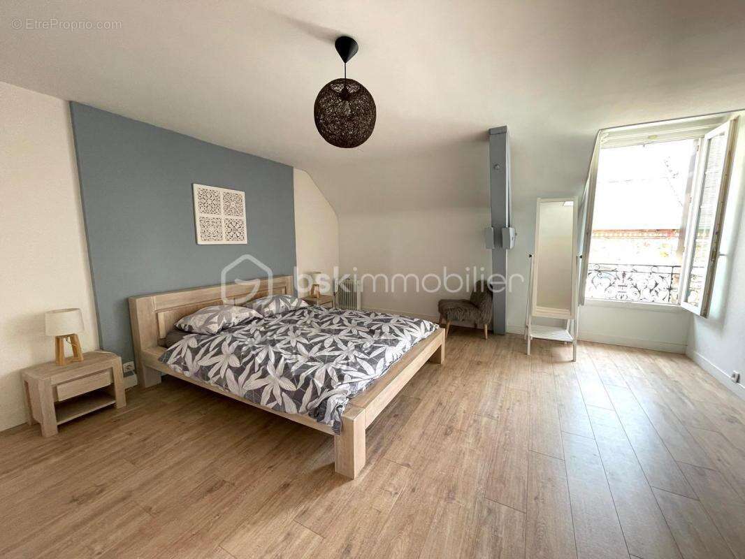 Maison à LA VILLE-DU-BOIS