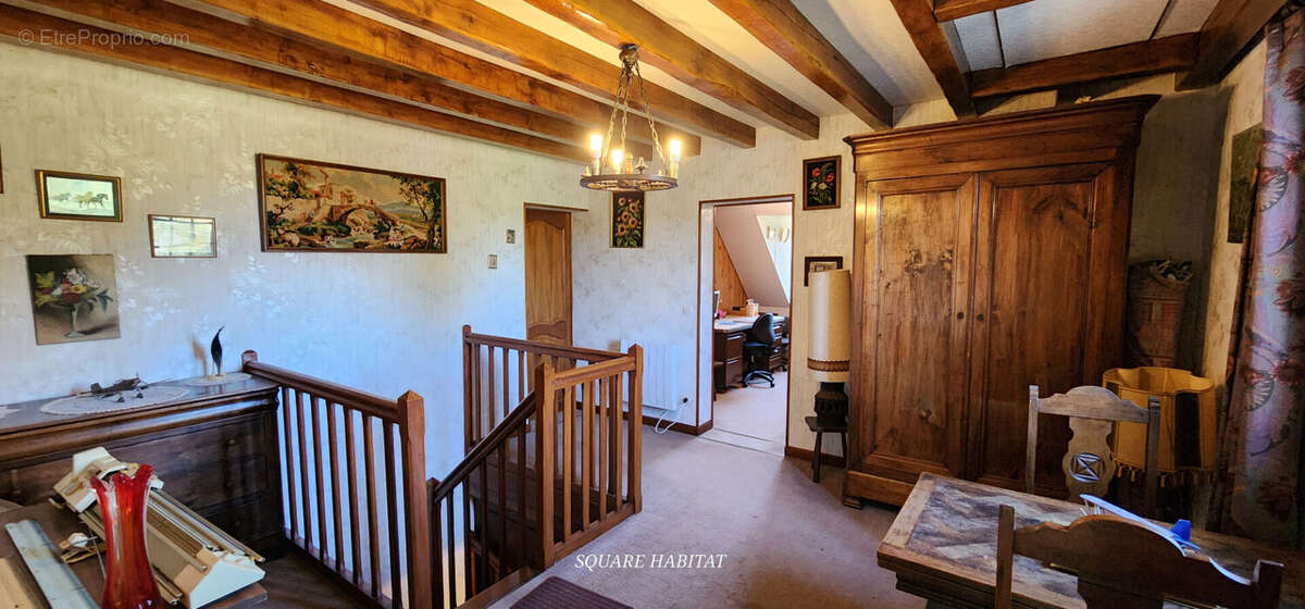 Maison à SEMUR-EN-VALLON