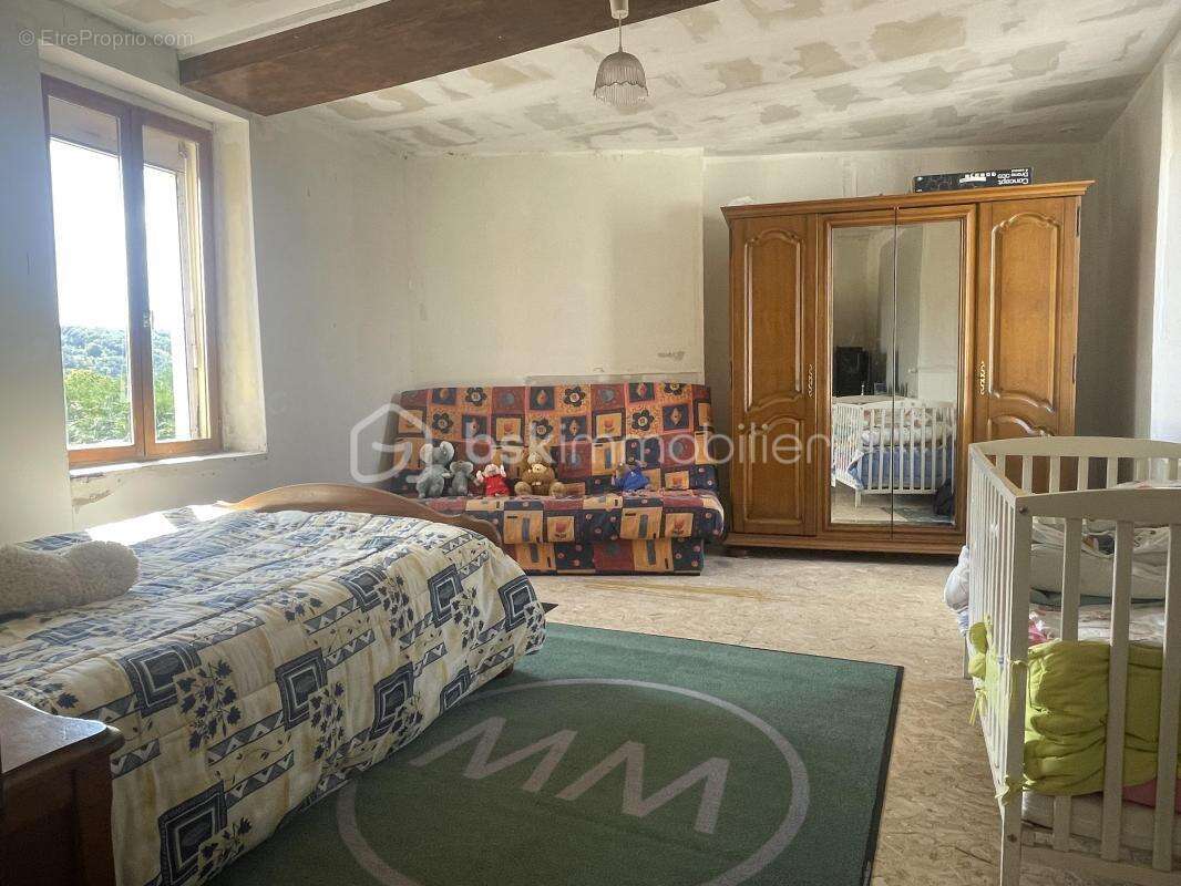 Maison à MALAY-LE-PETIT