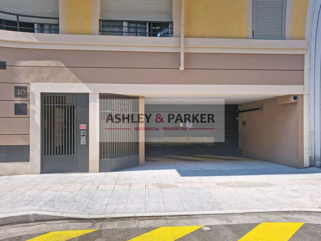 Parking 12 m² à Nice  - photo 2