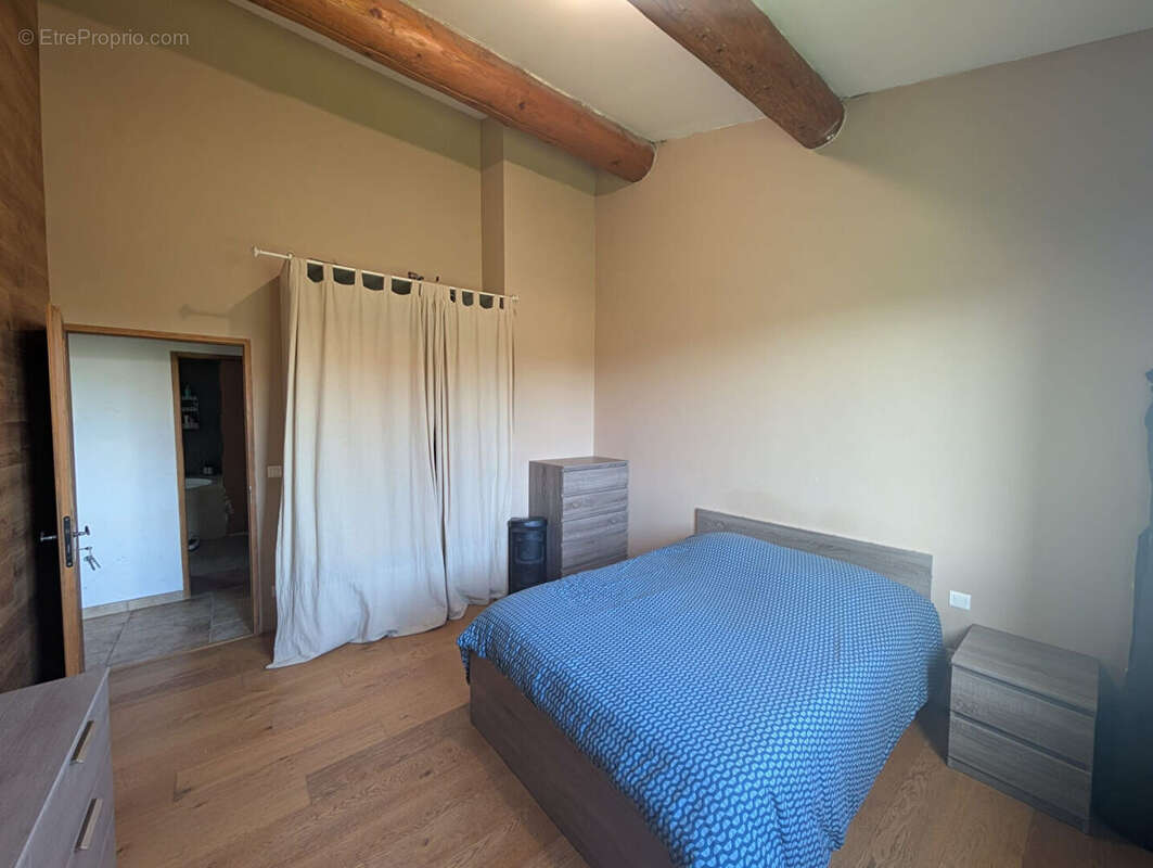 Maison à L'ISLE-SUR-LA-SORGUE