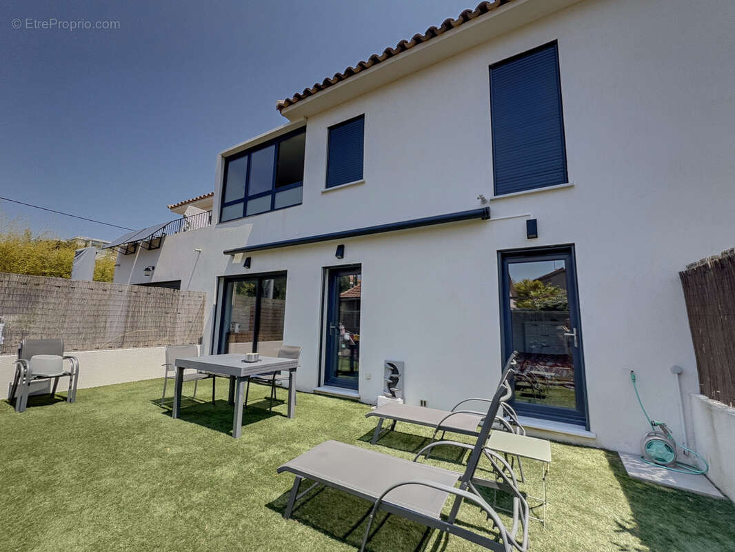 Maison à SIX-FOURS-LES-PLAGES