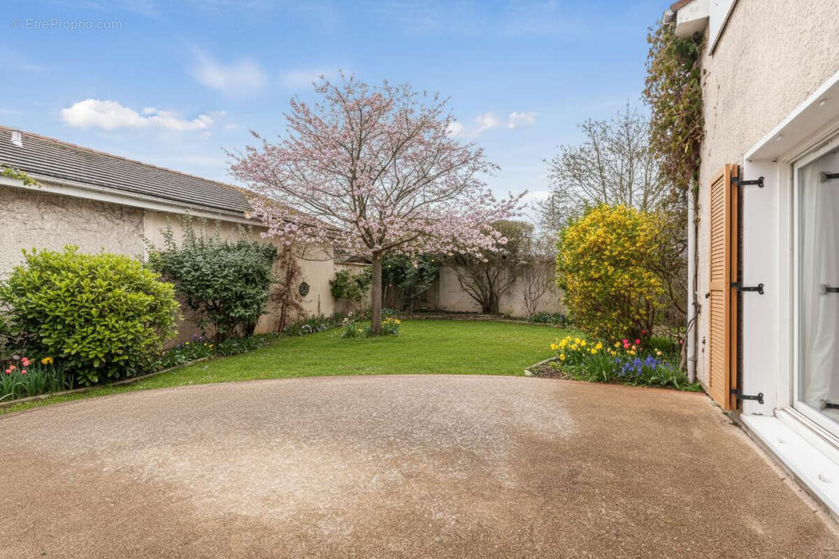 Maison Montesson - 206,06 m² - 7 pièces - photo 18