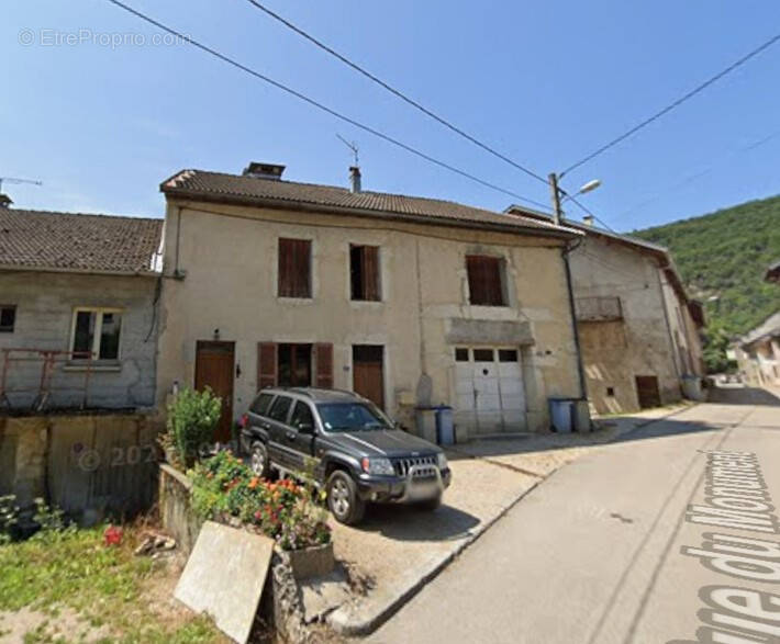 Appartement à JEURRE