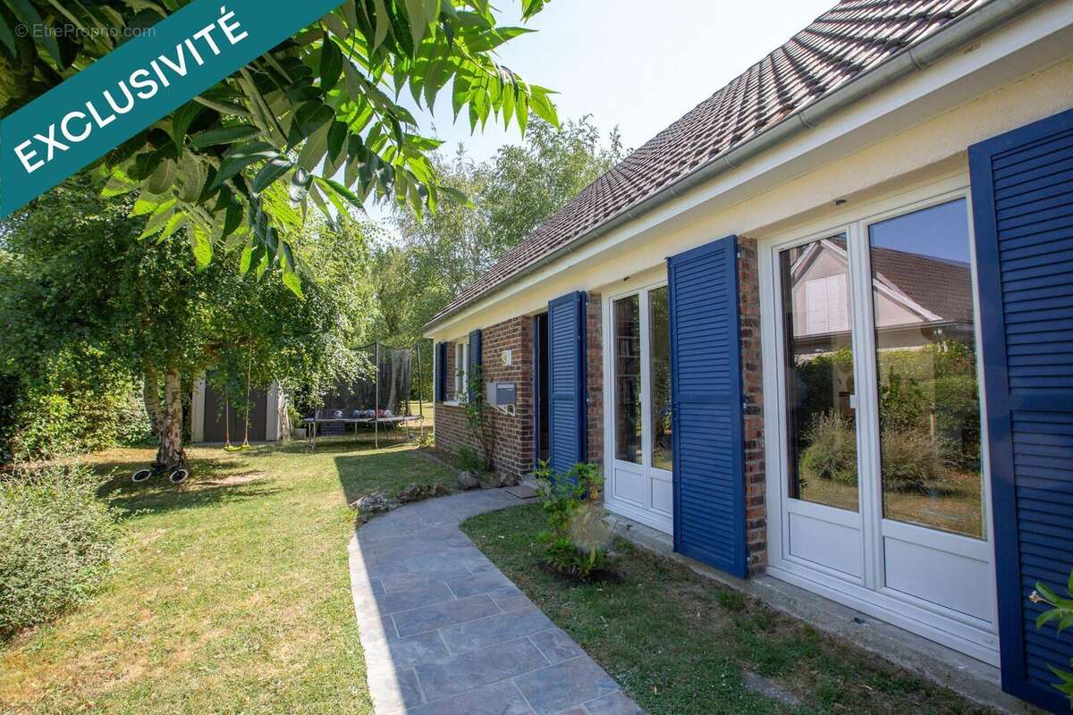 Photo 3 - Maison à LE MESNIL-SAINT-DENIS