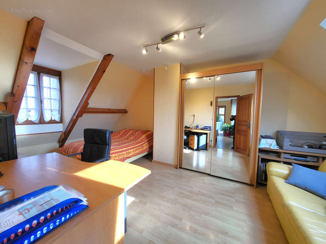 Maison à VAUX-LE-PENIL