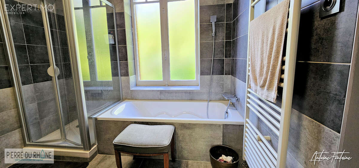 Maison à PIERRE-BENITE