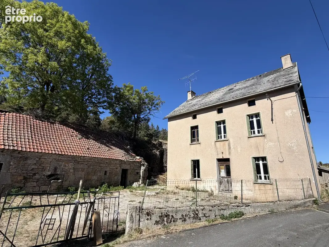 EXCLUSIVITE 144 : GR 65, Ancienne maison d'habitation à rénover sur l 'Aubrac. - photo 13