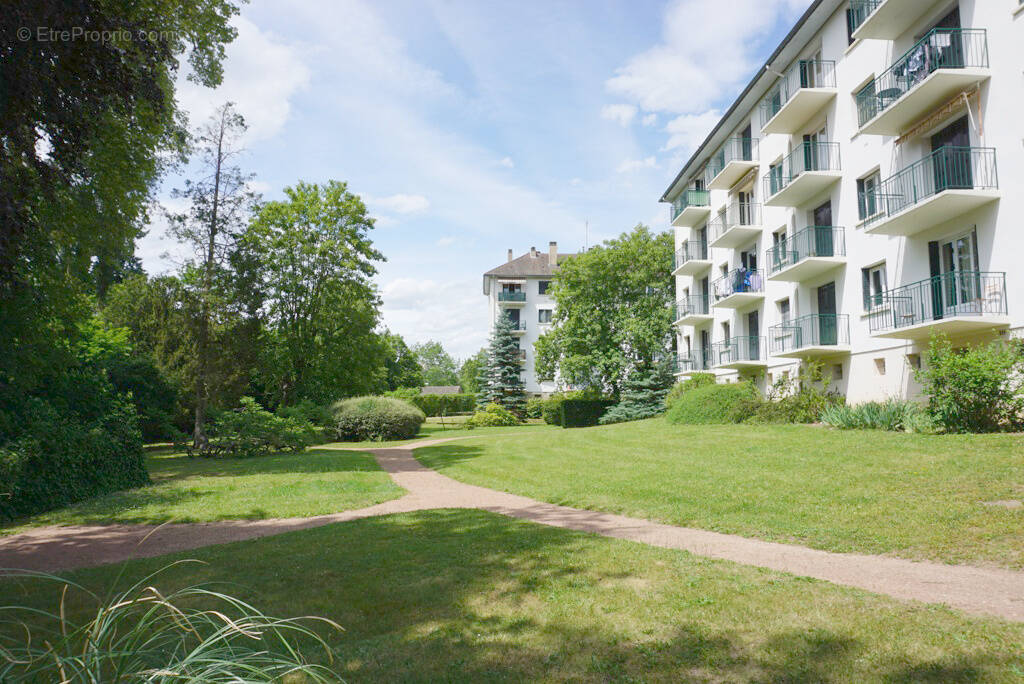 Appartement à PARAY-LE-MONIAL