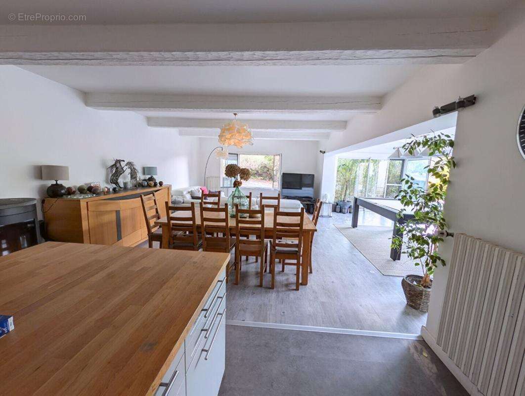 Maison 171 m² à Villecroze  - photo 7