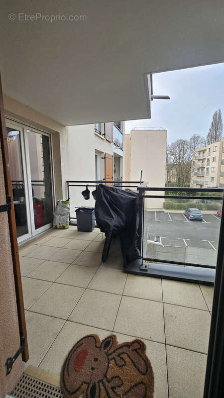 Appartement à EZANVILLE