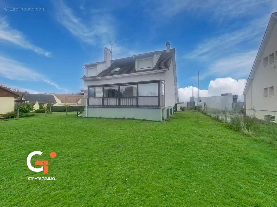 Maison à SAINT-ETIENNE-DU-ROUVRAY