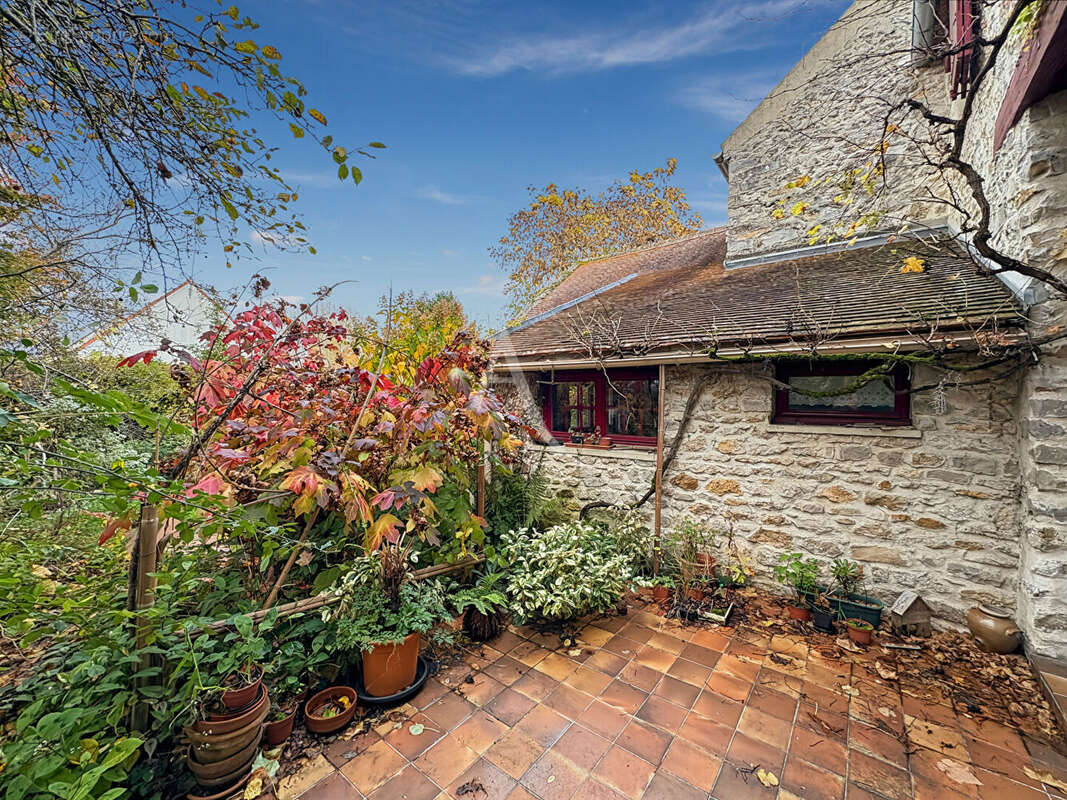 Maison à JANVILLE-SUR-JUINE