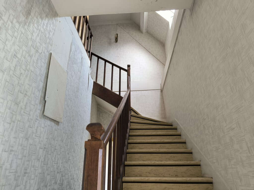 Maison à AUNAY-EN-BAZOIS