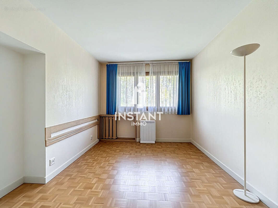 Appartement à SAINT-MAUR-DES-FOSSES