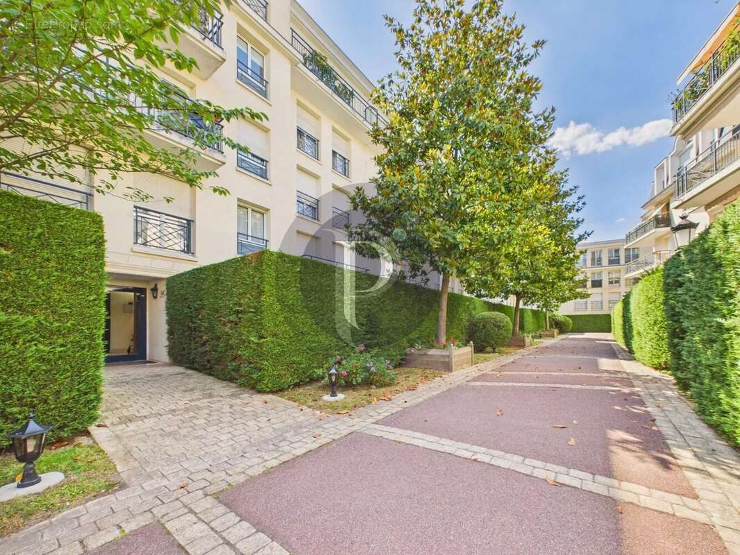 Appartement à LE PLESSIS-ROBINSON