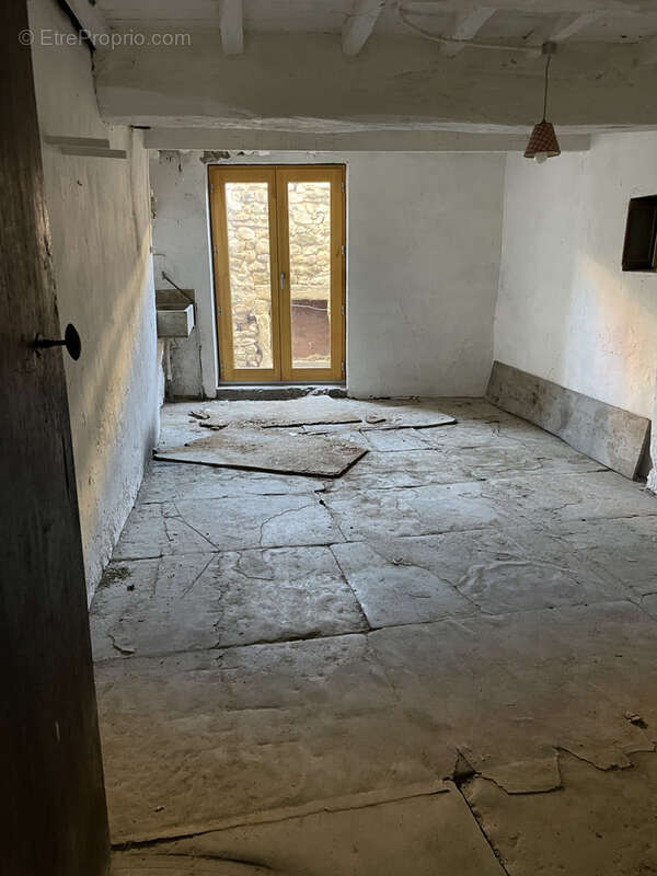 Maison à VALREAS