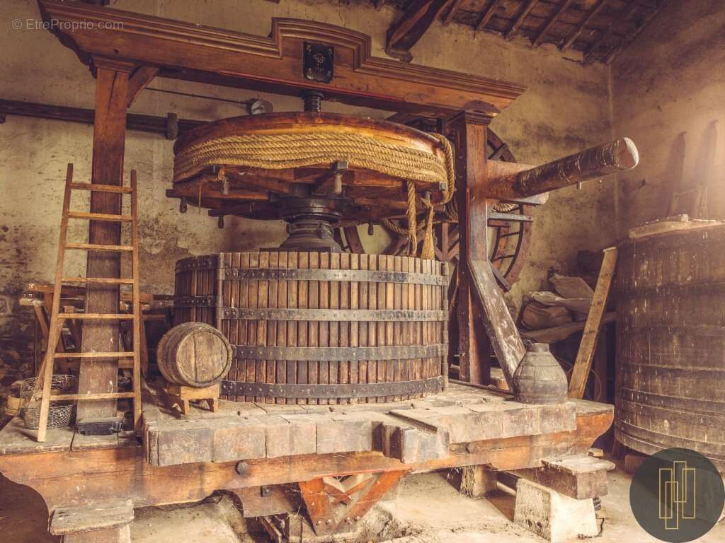 Maison à SAINT-ETIENNE-LA-VARENNE