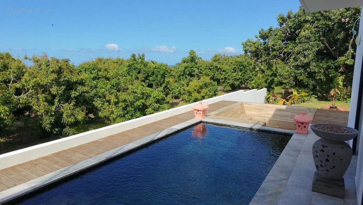 Maison à SAINTE-ROSE