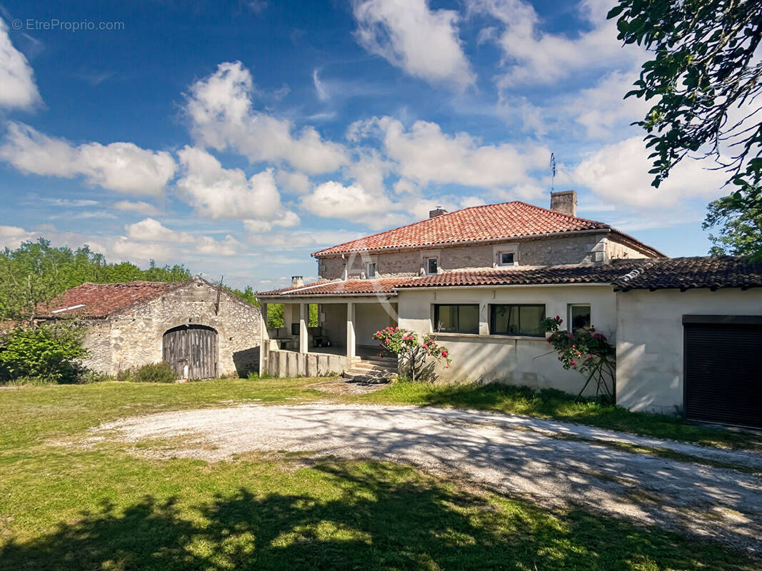 Maison à MONTAYRAL