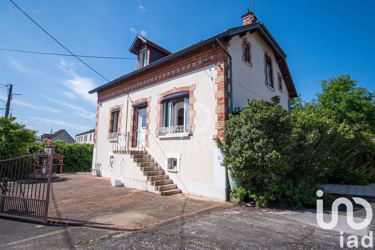 Photo 1 - Maison à SAINT-PIERRE-LES-NEMOURS