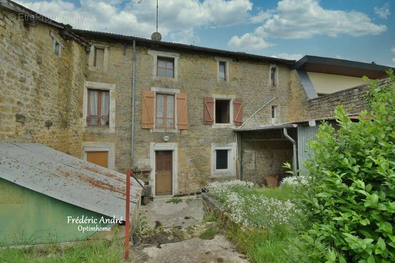 Maison à MOULINS-SAINT-HUBERT