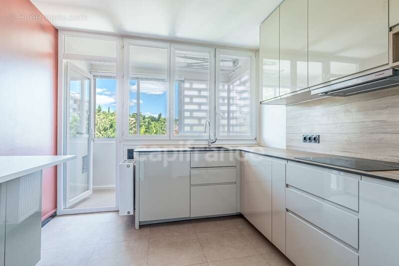 Appartement à SAINTE-FOY-LES-LYON