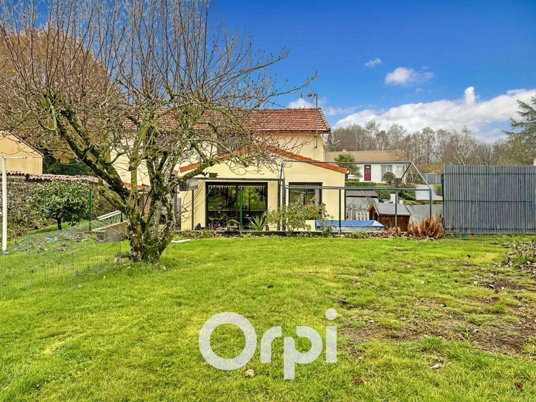 Maison à SAINT-DENIS-LA-CHEVASSE