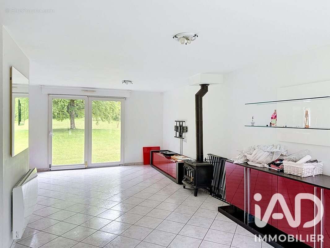 Maison 101 m² à Guizancourt  - photo 4