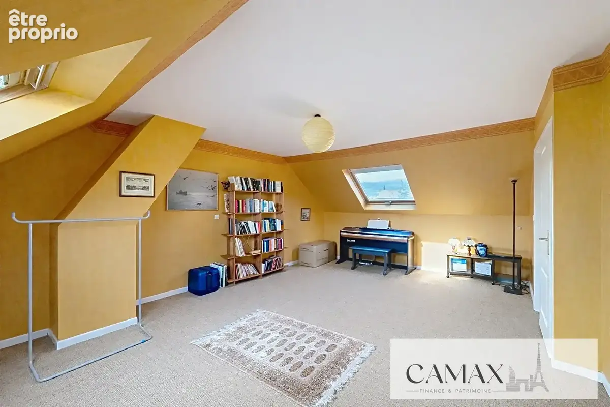 Rueil-Malmaison - Buzenval - Maison familiale, 4 chambres, jardin - 165m2 au sol hors garage. - photo 21