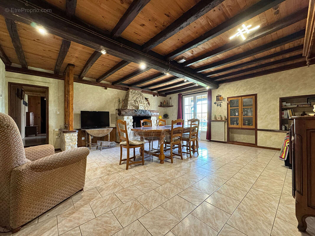 Maison à PUYROLLAND