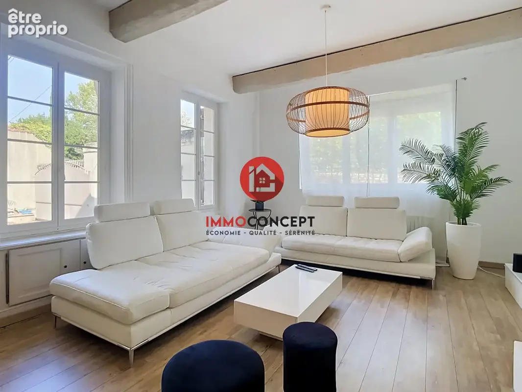 Maison 224 m² à Villeneuve-Les-Avignon  - photo 2