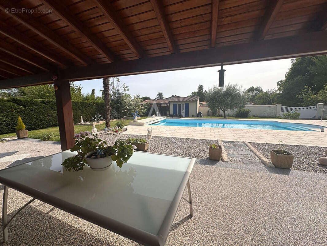 Propriété familiale avec piscine et dépendances - FONTCOUVERTE - photo 3