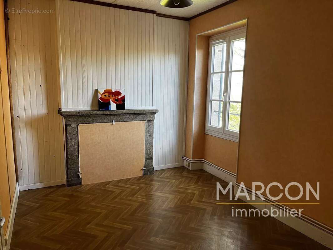 Maison à CHAMBON-SAINTE-CROIX