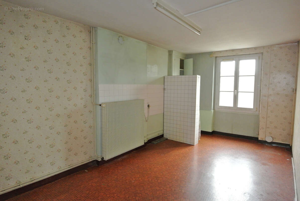 Maison à SAINT-CALAIS