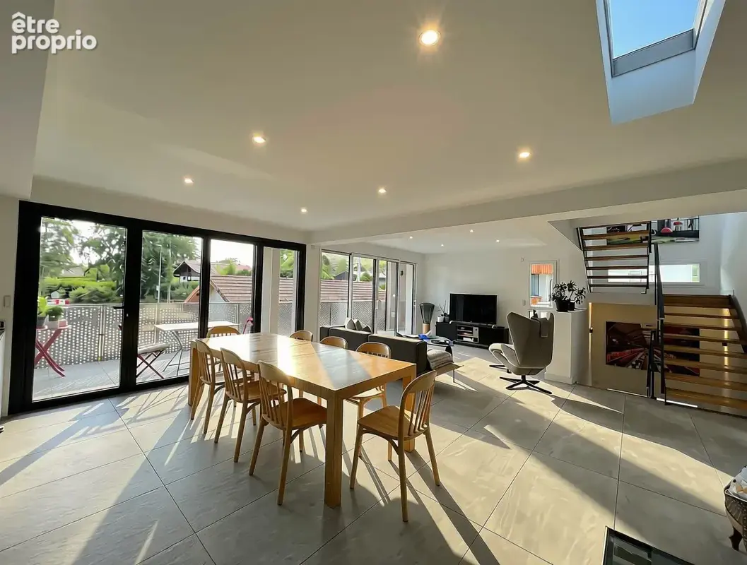 Maison 189 m² à Divonne-Les-Bains  - photo 3