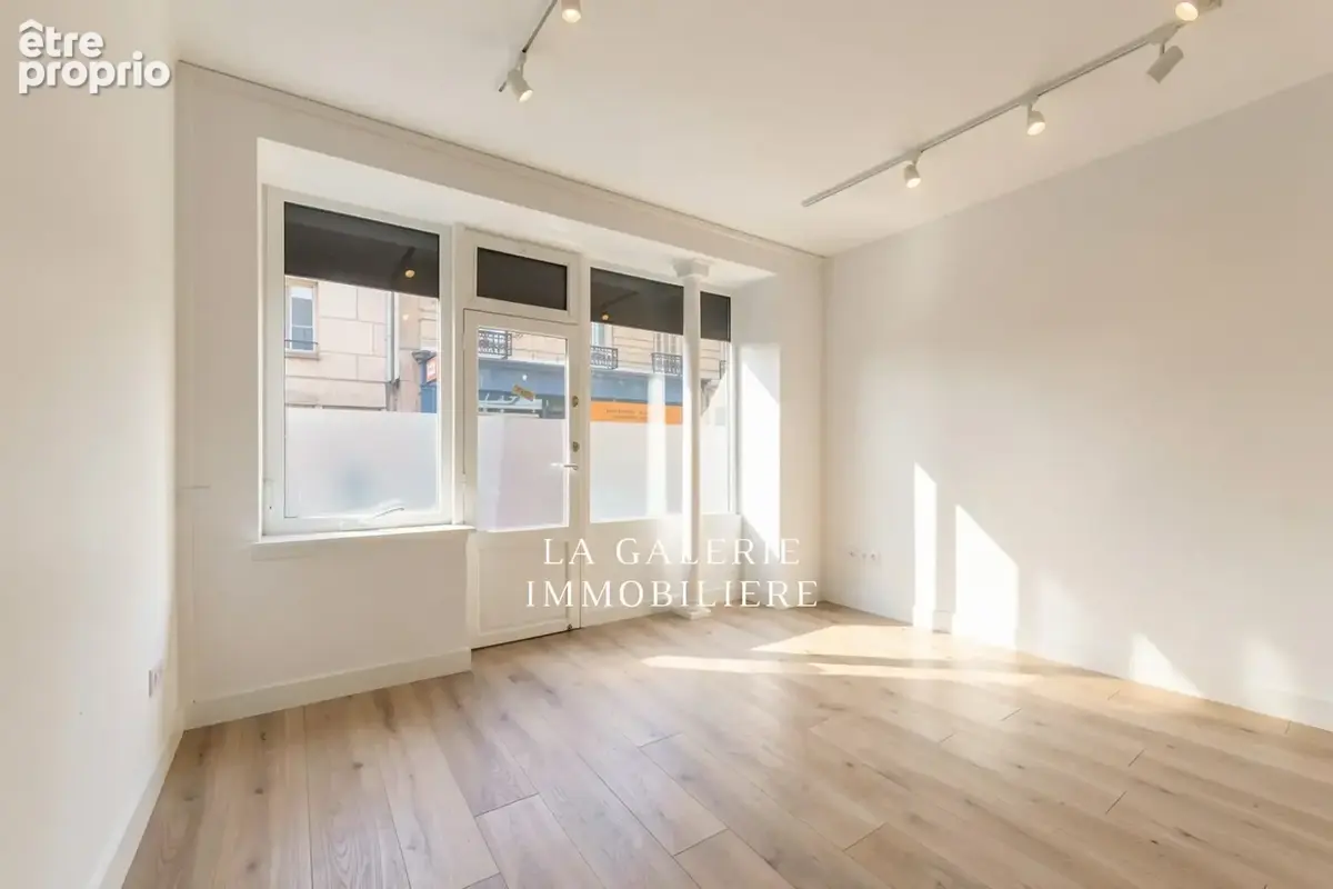 Commerce 42 m² à vendre à Paris-15e (75015) - photo 2