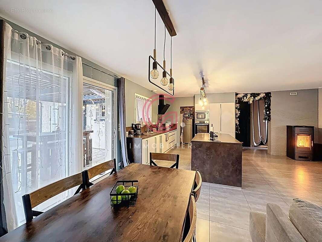 Maison à PARENTIS-EN-BORN