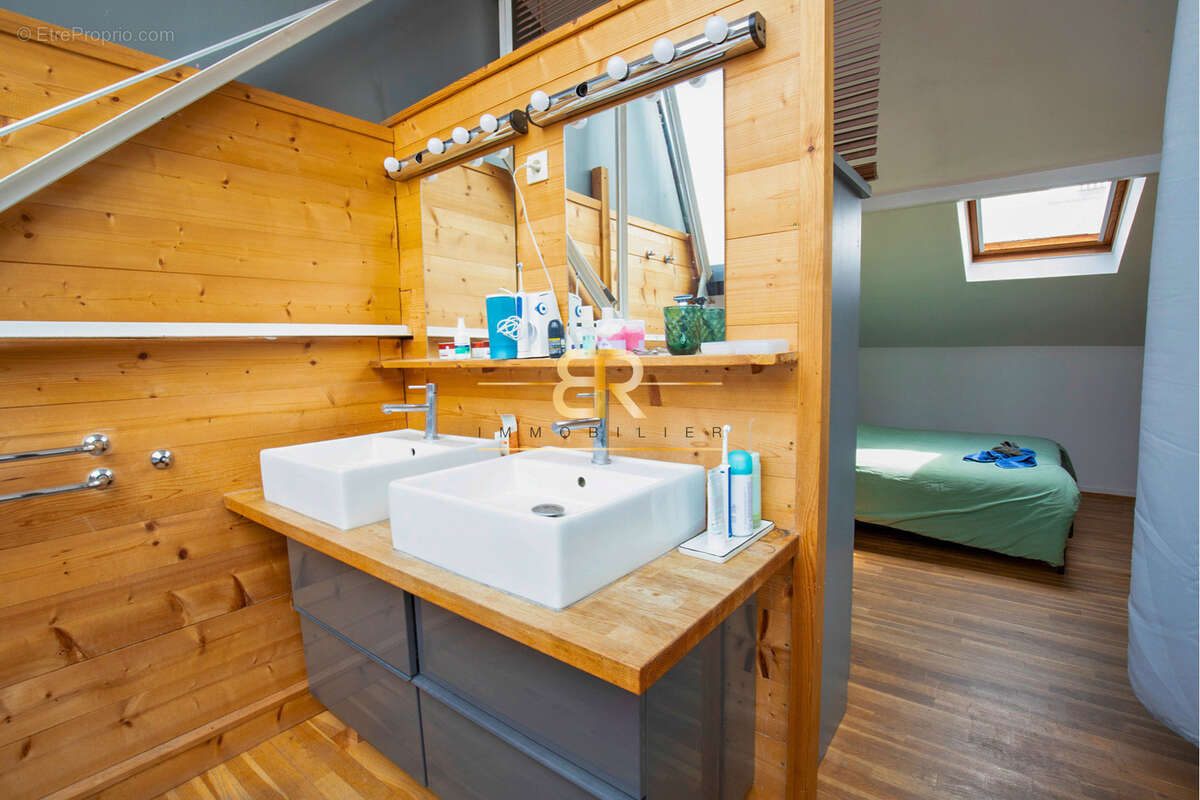 Appartement à PARIS-11E